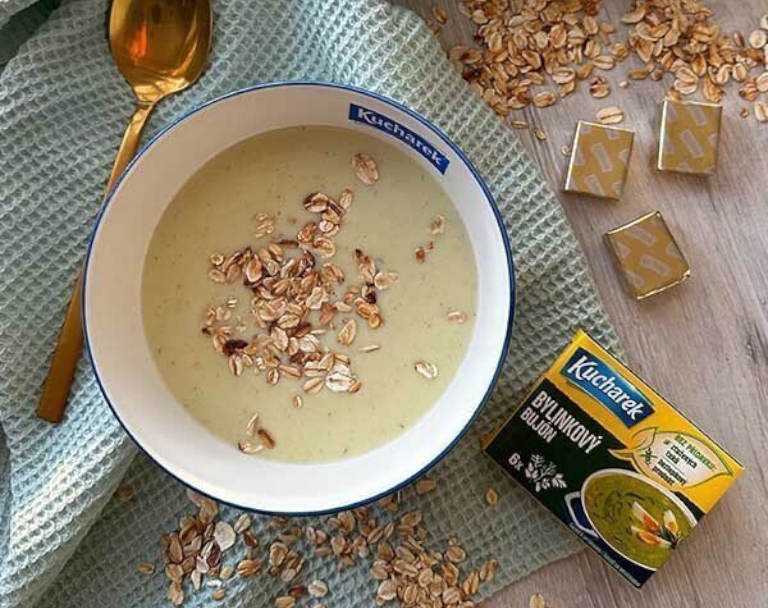 Květáková krémová polévka s ovesnými vločkami