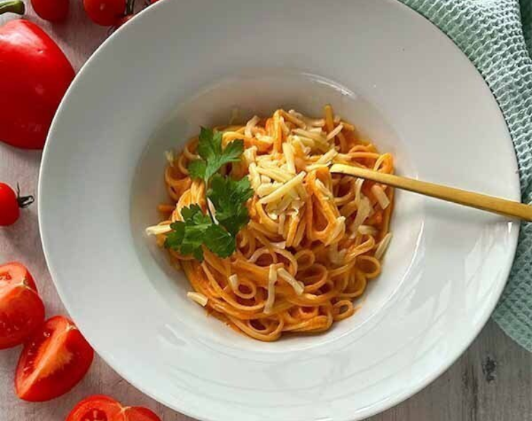 Špagety s omáčkou z pečené zeleniny