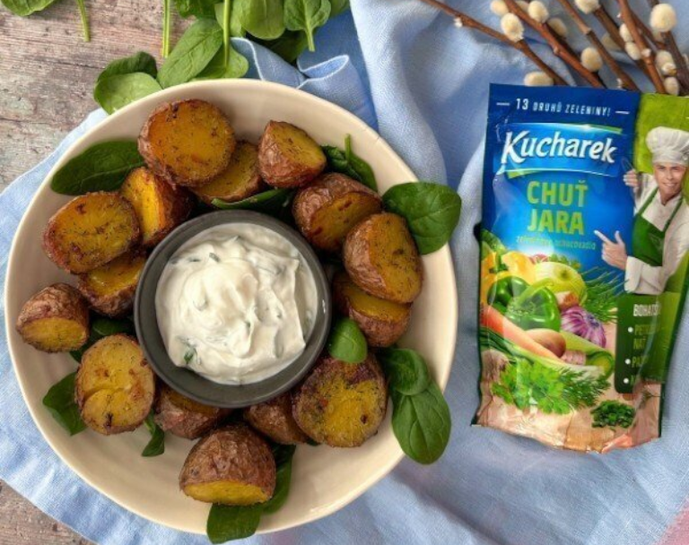 Pečené brambory ve slupce s tvarohovým dipem